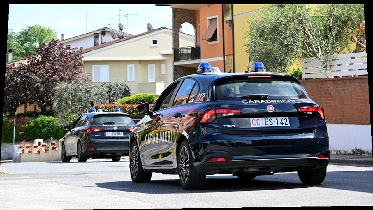 Carabinieri in servizio (foto di repertorio locale): inquadratura ricostruita da fonte cronaca Castelfranco, stessi soggetti senza alterazione dei volti