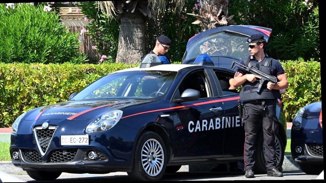 Pietrasanta, intervento dei carabinieri dopo il tentato furto in un furgone