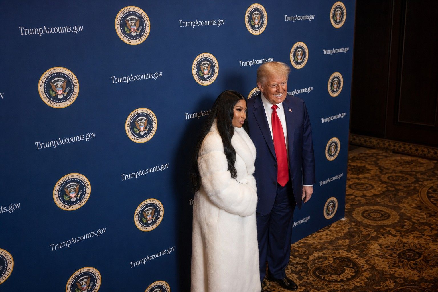 Nicki Minaj e Donald Trump a evento Trump Accounts