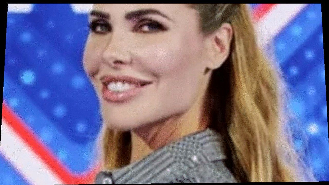 Ilary Blasi al Tim Battiti Live 2000 Hits — cover Bigodino, warp geometrico (volti invariati)