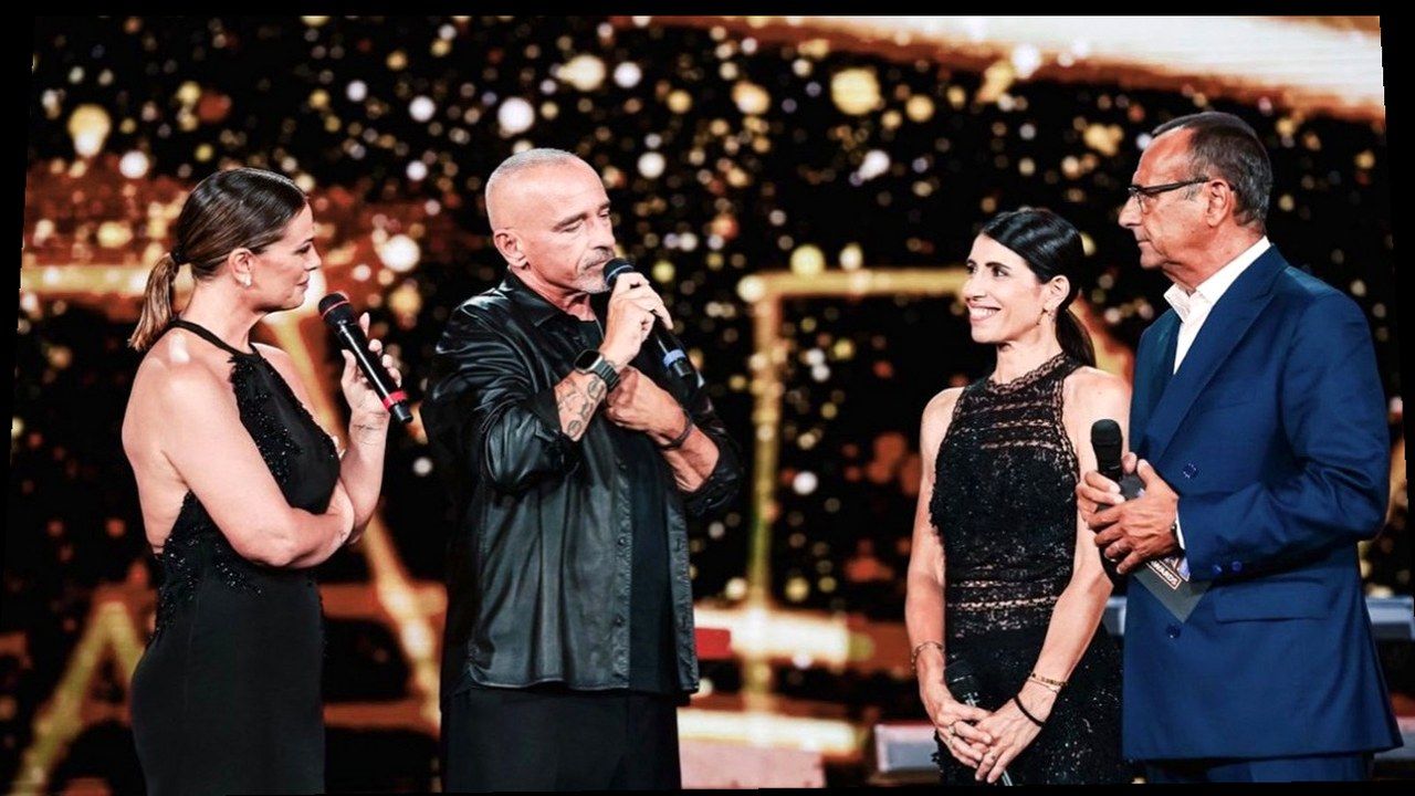 BYD Music Awards Arena di Verona — Conti, Incontrada, Giorgia ed Eros sul palco (fonte Leggo), nuova angolazione e inquadratura (volti invariati)