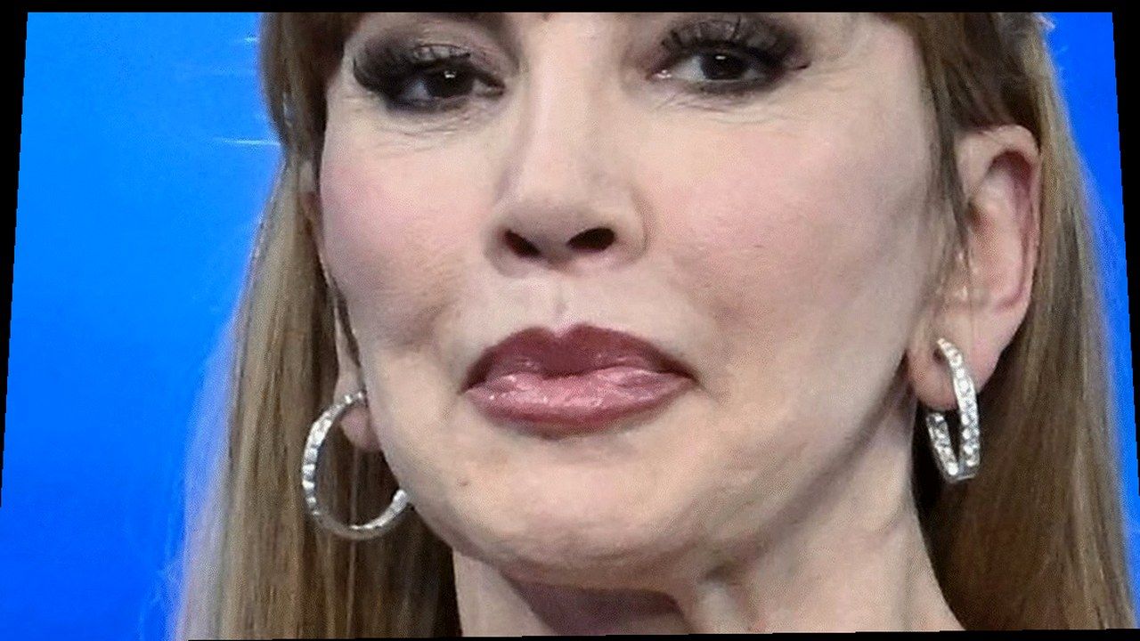 Milly Carlucci — Federica Sciarelli e Paolo Belli a Ballando, cover Bigodino, warp geometrico (volti invariati)