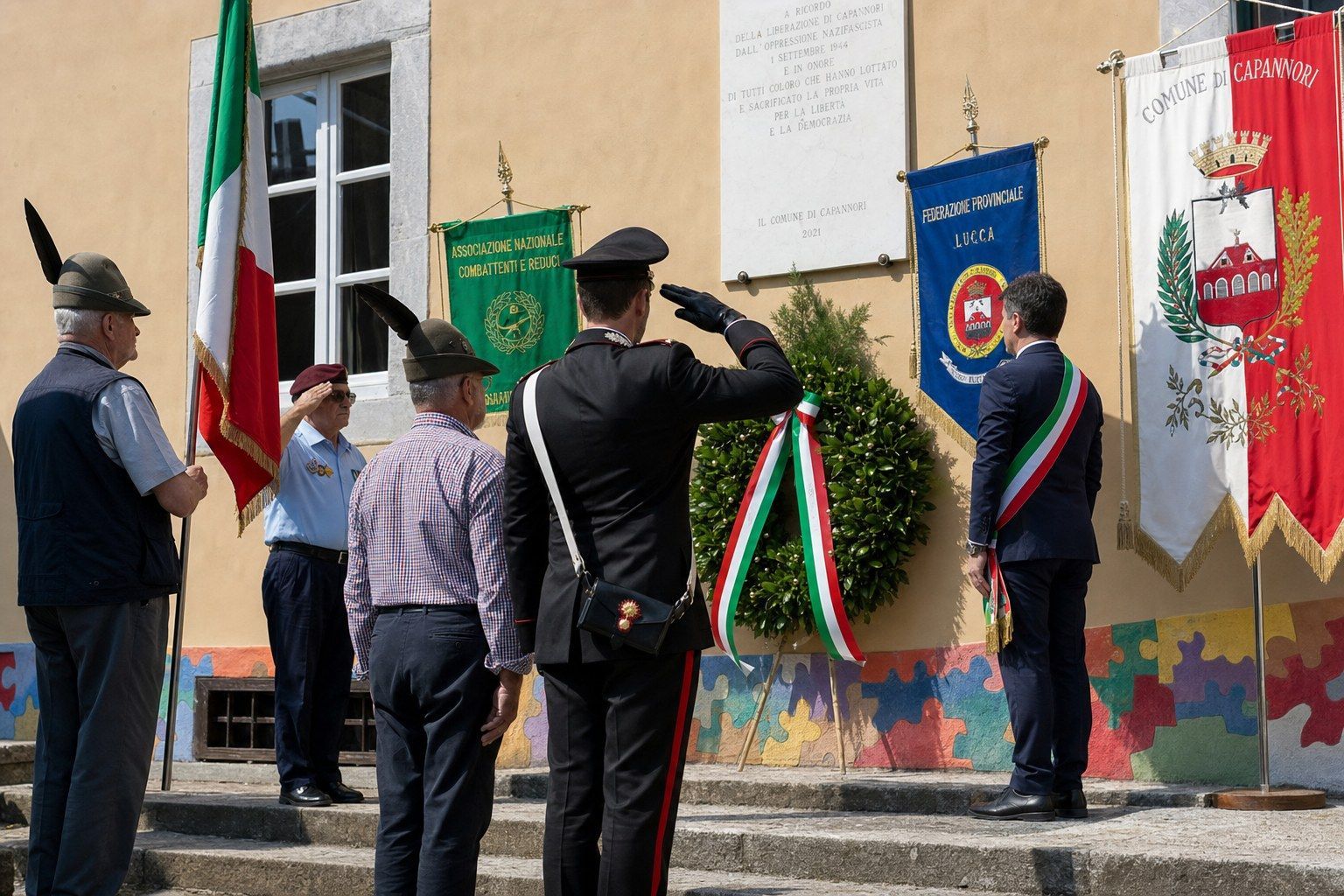 Capannori, cerimonia della Liberazione: corona alla lapide, sindaco e Carabinieri