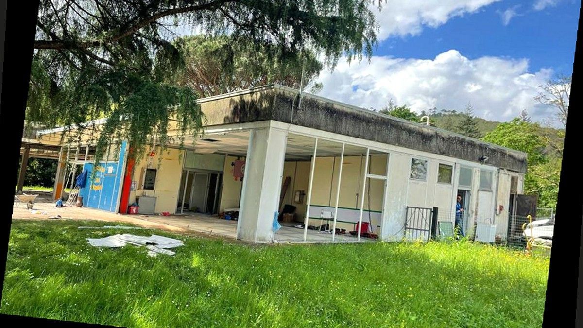 Edificio scolastico a Capannori durante i lavori di manutenzione estiva