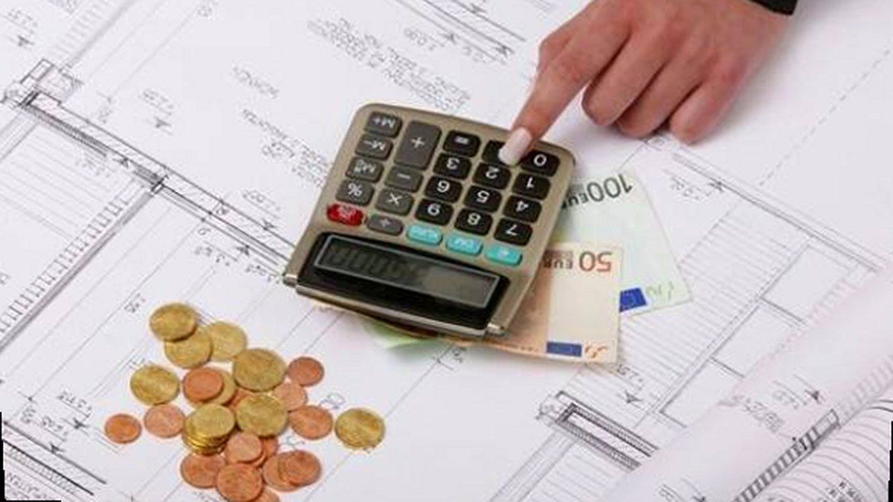 Capannori Imu/Tasi: immagine tributaria della fonte — stessa scena, nuova angolazione e inquadratura (nessun volto inventato)