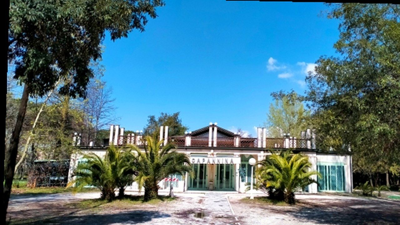 Capannina Viareggio — stessa facciata, nuova angolazione e inquadratura