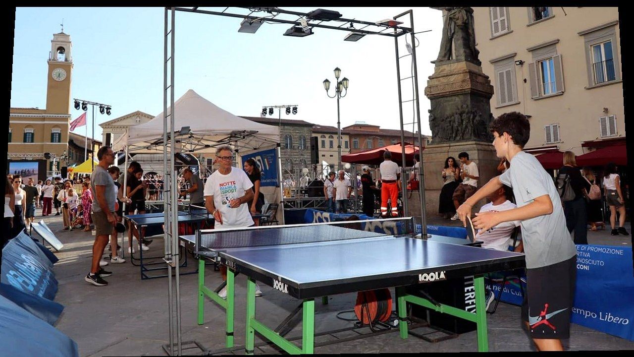Ping pong in piazza Garibaldi alla Notte Bianca dello sport 2026 a Pisa — inquadratura ricostruita da fonte PisaToday