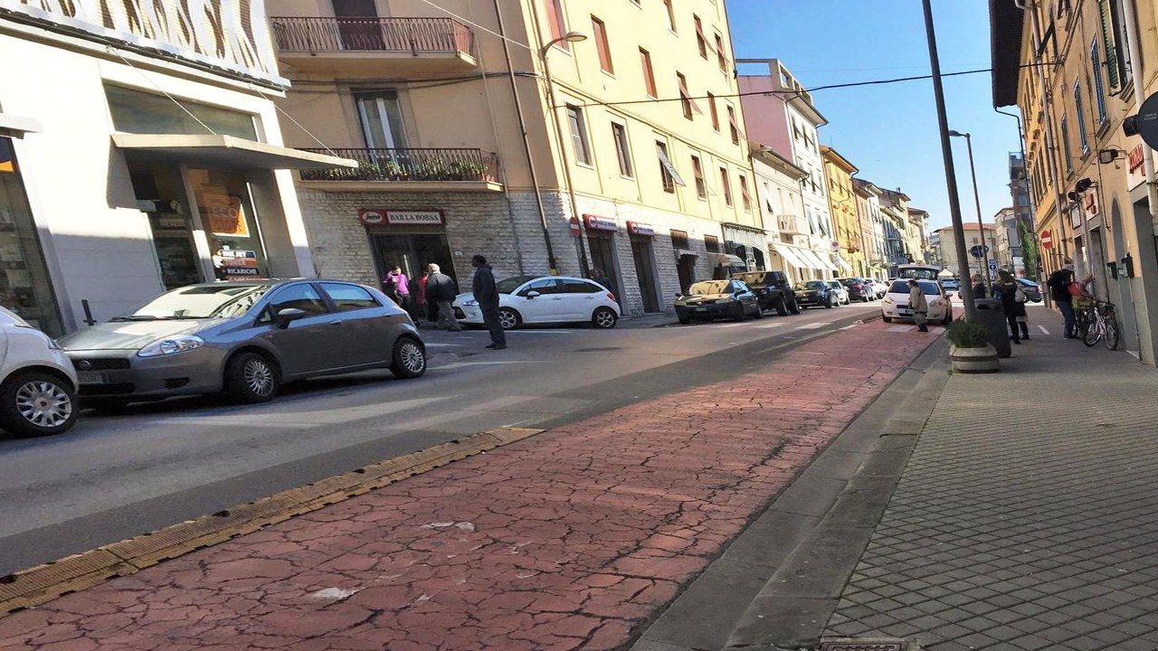 Via Primo Maggio a Pontedera (nuova angolazione)