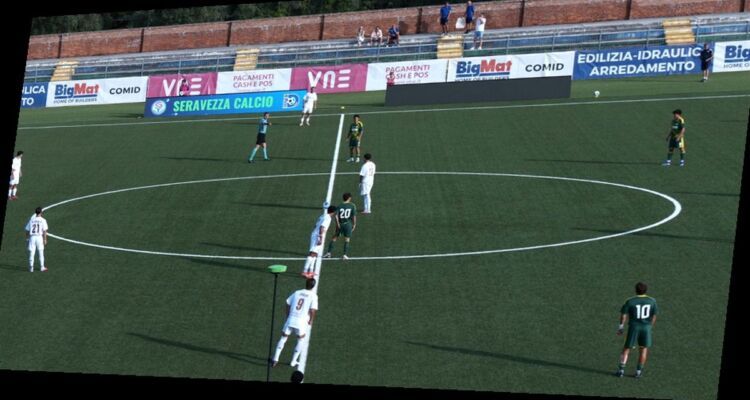Partita di calcio in Serie D: calcio d’inizio, inquadratura diversa dalla fonte