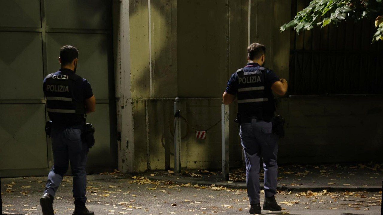 Pisa, carcere Don Bosco — polizia fuori dalla struttura durante la rivolta