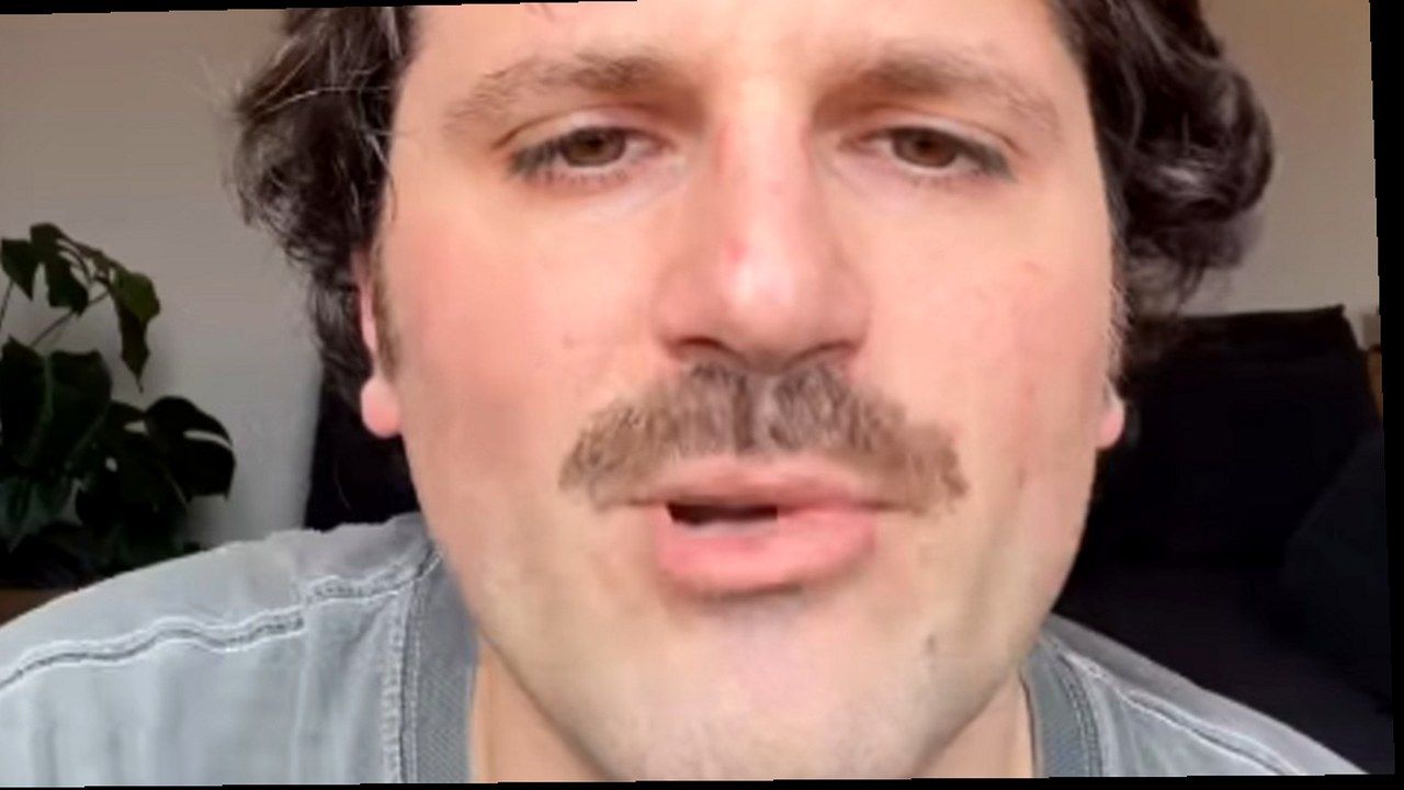 Frank Matano, attore e comico, ritratto in primo piano