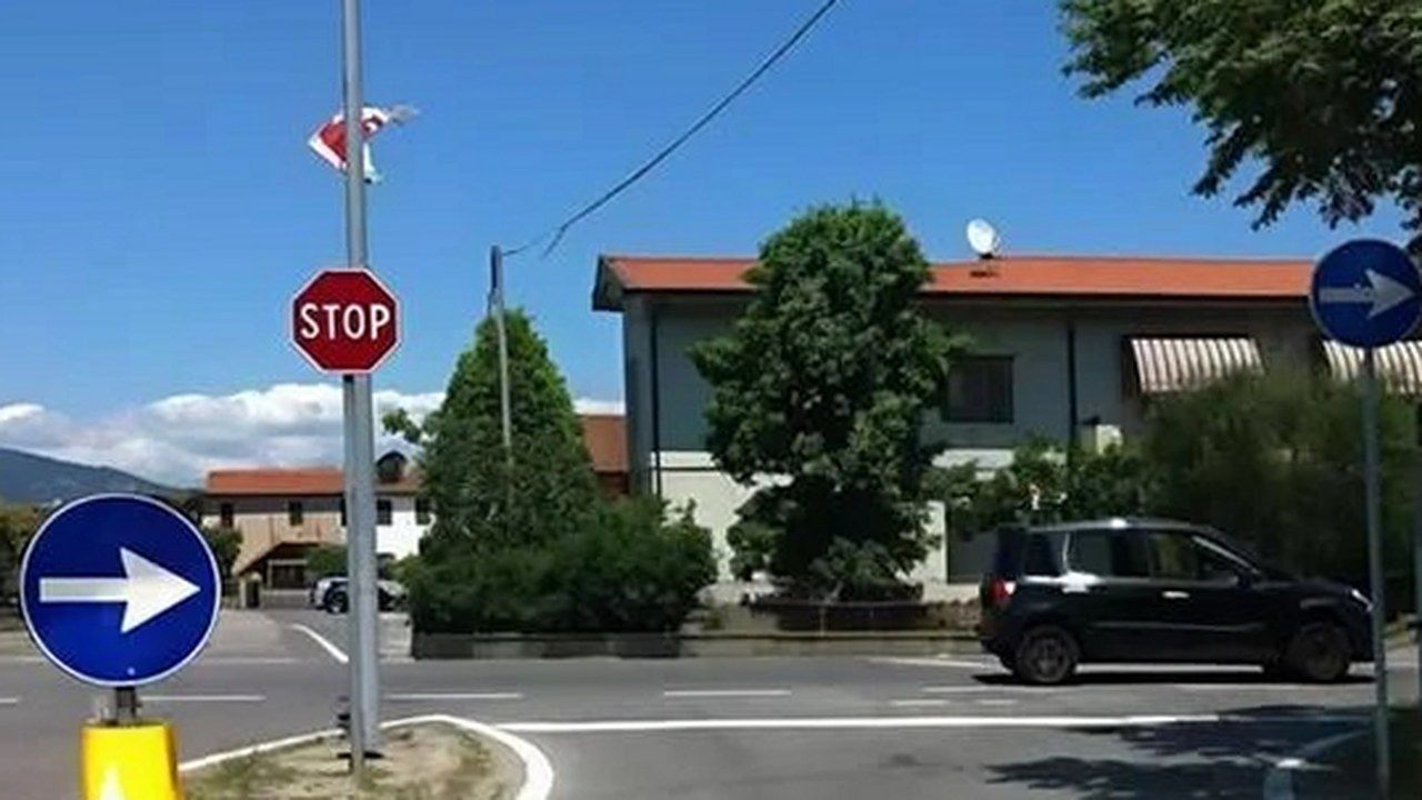 Incrocio di via Diaccio a Porcari sulla Provinciale