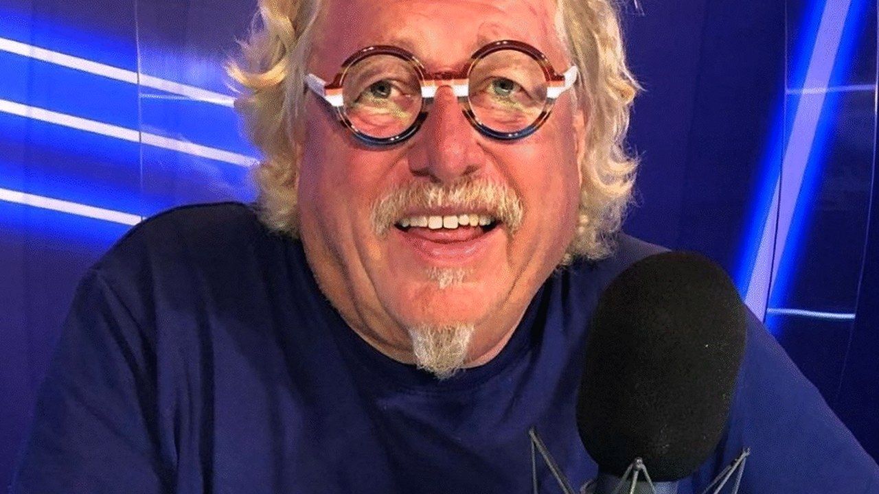 Federico L’Olandese Volante, storico speaker di RTL 102.5, ritratto in studio