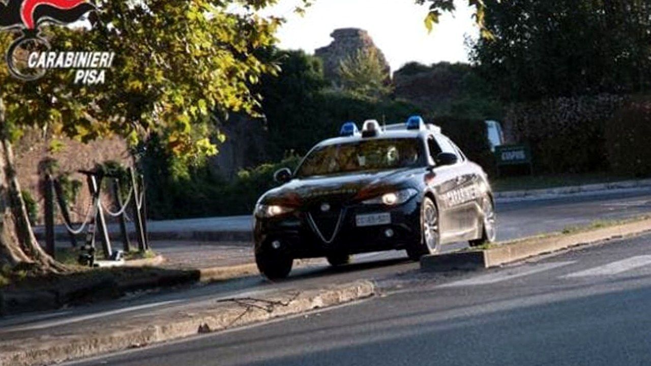 Pisa, auto dei Carabinieri in servizio (foto di archivio PisaToday