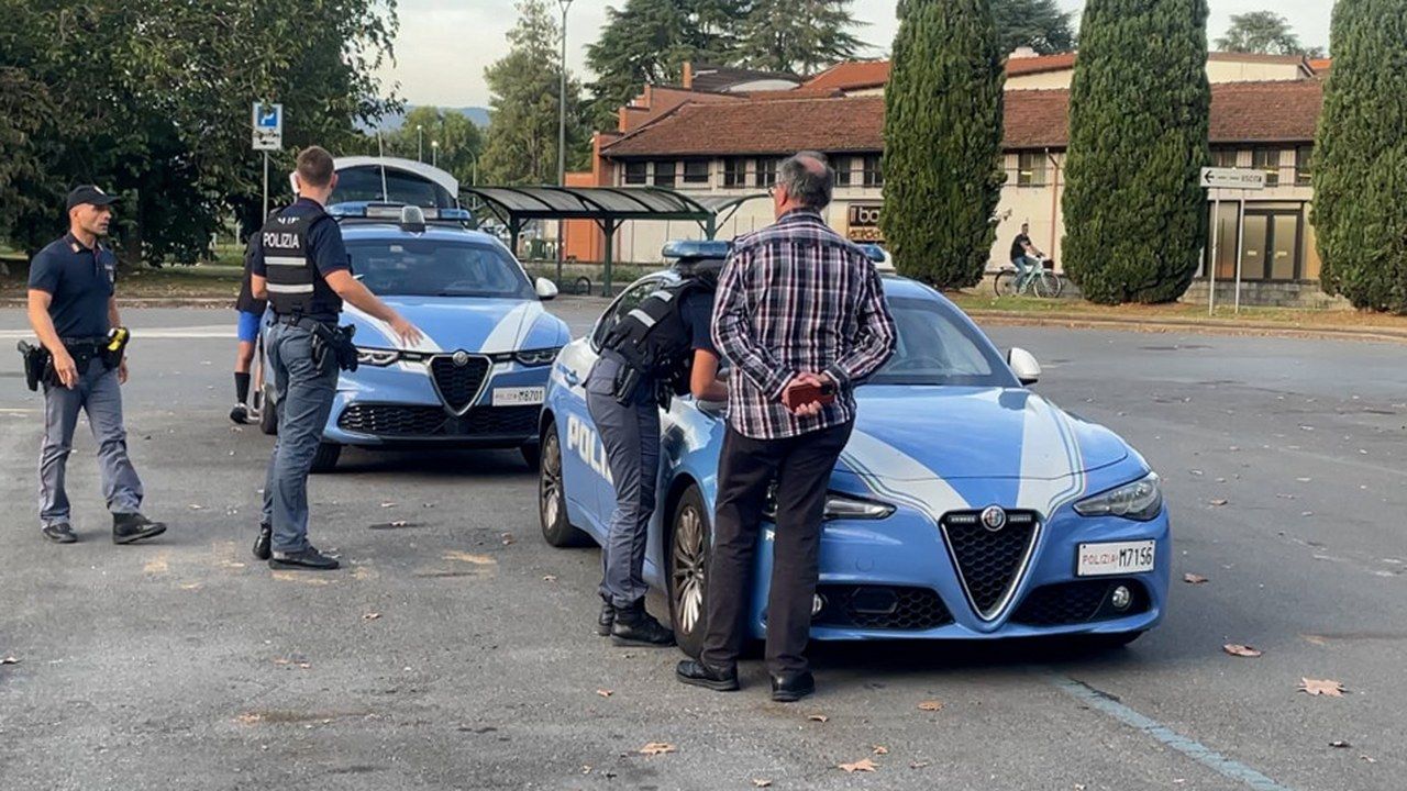 Lucca, parcheggio bus turistici via delle Tagliate: intervento delle forze dell’ordine dopo l’episodio con l’autista del pullman