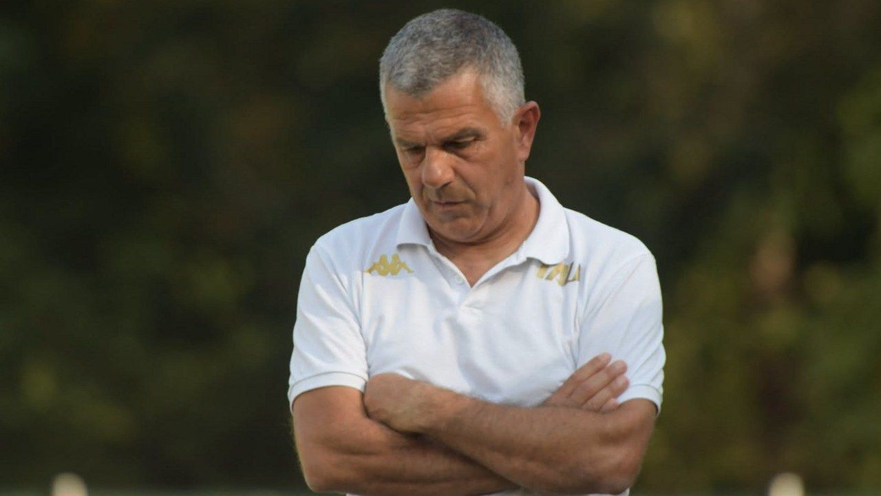 Ivan Maraia, allenatore del Tau Calcio Altopascio, in panchina