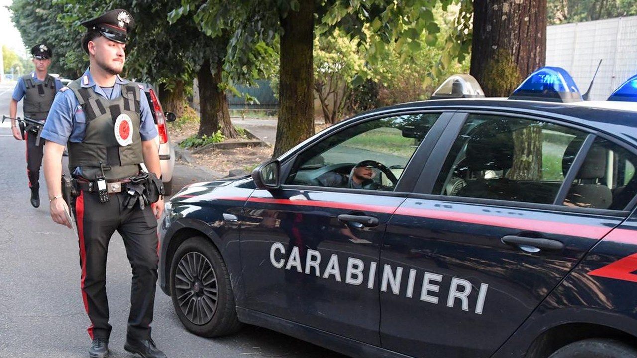 Carabinieri in una foto di repertorio: a Lucca una 55enne denuncia la truffa del falso incidente in via Nottolini