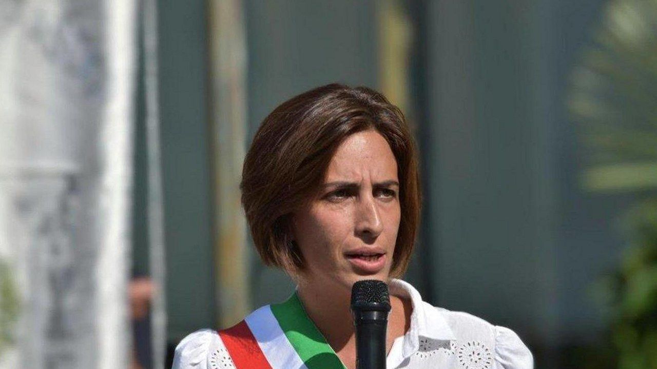 La sindaca di Altopascio in fascia tricolore (foto di repertorio)