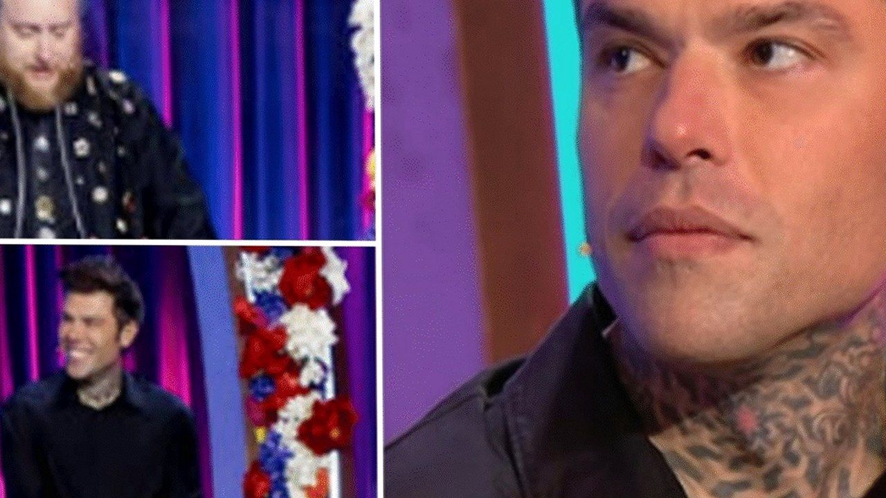 Fedez durante le registrazioni di RIP - Roast in Peace su Prime Video
