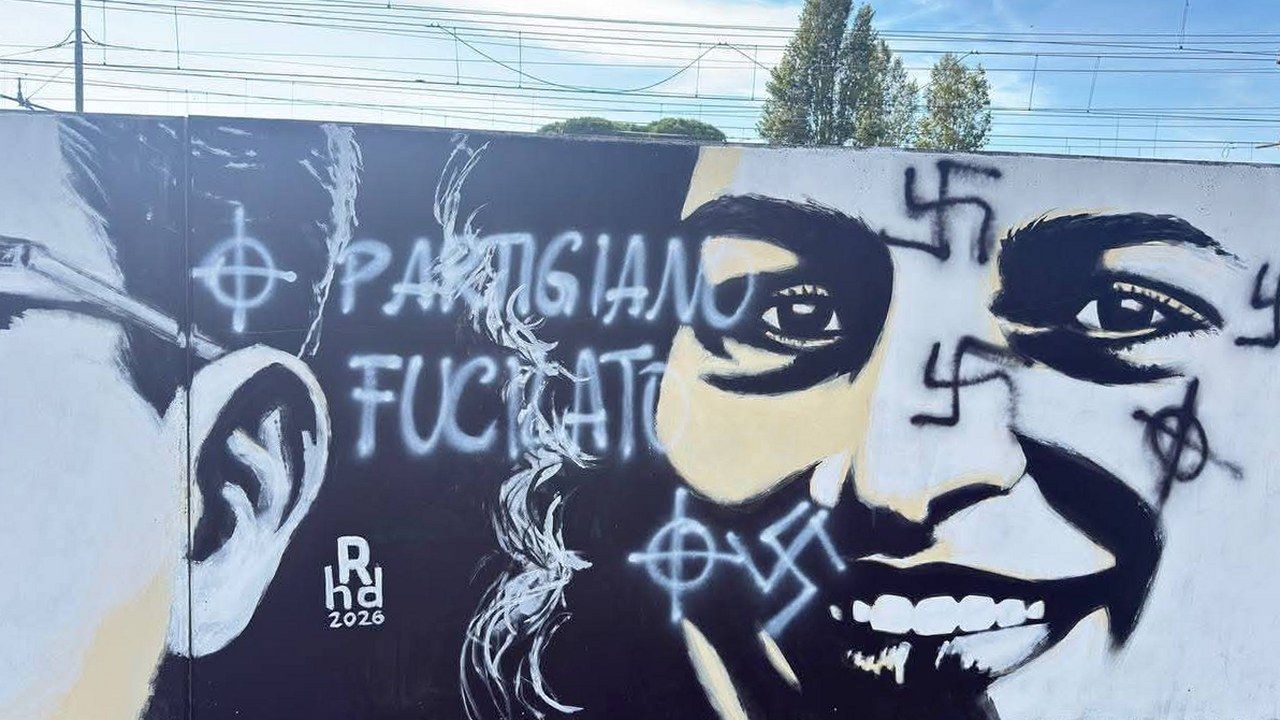 Viareggio, murale di Didala Ghilarducci e Chittò al Varignano imbrattato con svastiche