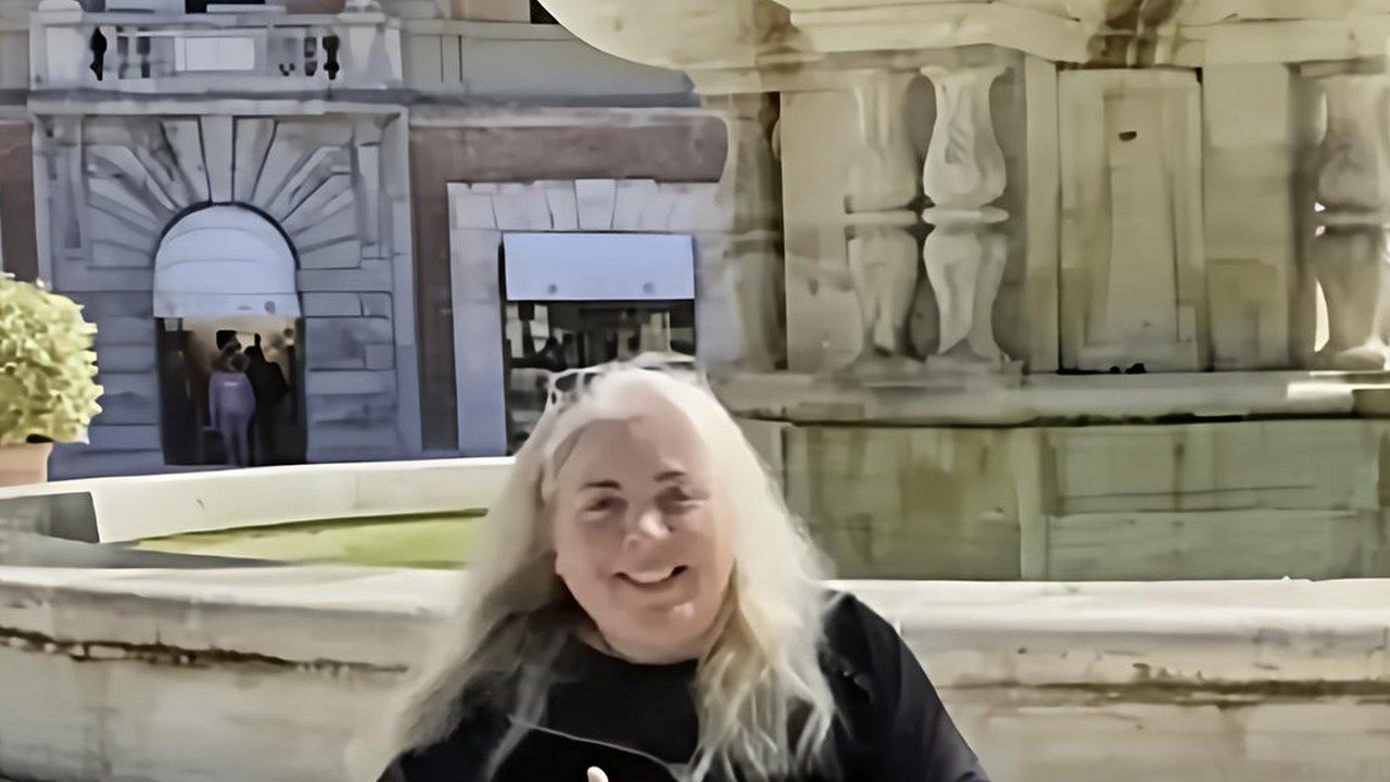 Annamaria Lorena Graziano, detta Amy, la donna di Uzzano protagonista della protesta alla fermata del Lago Azzurro a Buggiano