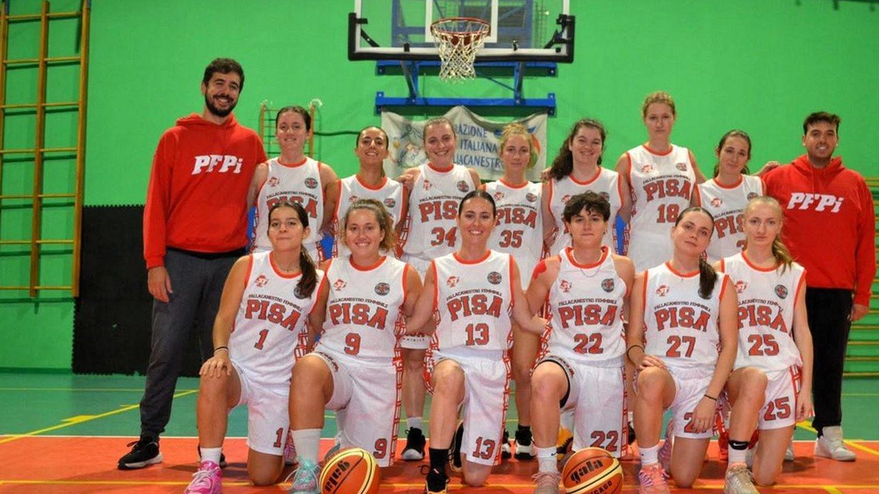 Altopascio, la squadra della Pallacanestro Femminile Pisa battuta 55-47 dal Nuovo Basket Altopascio all'esordio in Serie C