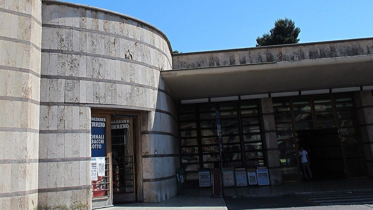 L'ingresso della stazione ferroviaria di Montecatini Terme