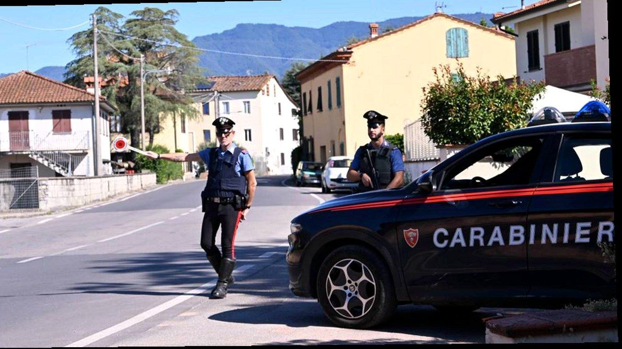 Carabinieri in servizio a Lucca durante controlli sul territorio