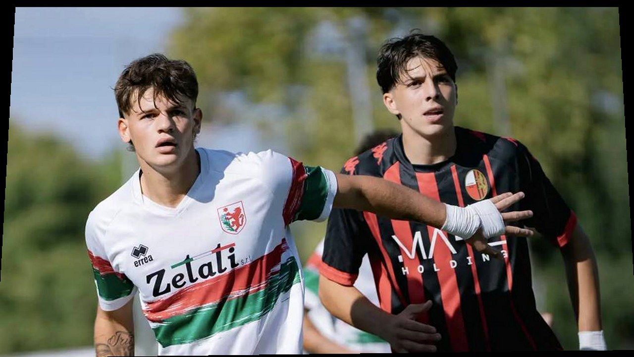 Partita di calcio Serie D: inquadratura geometrica diversa della stessa scena, volti non alterati