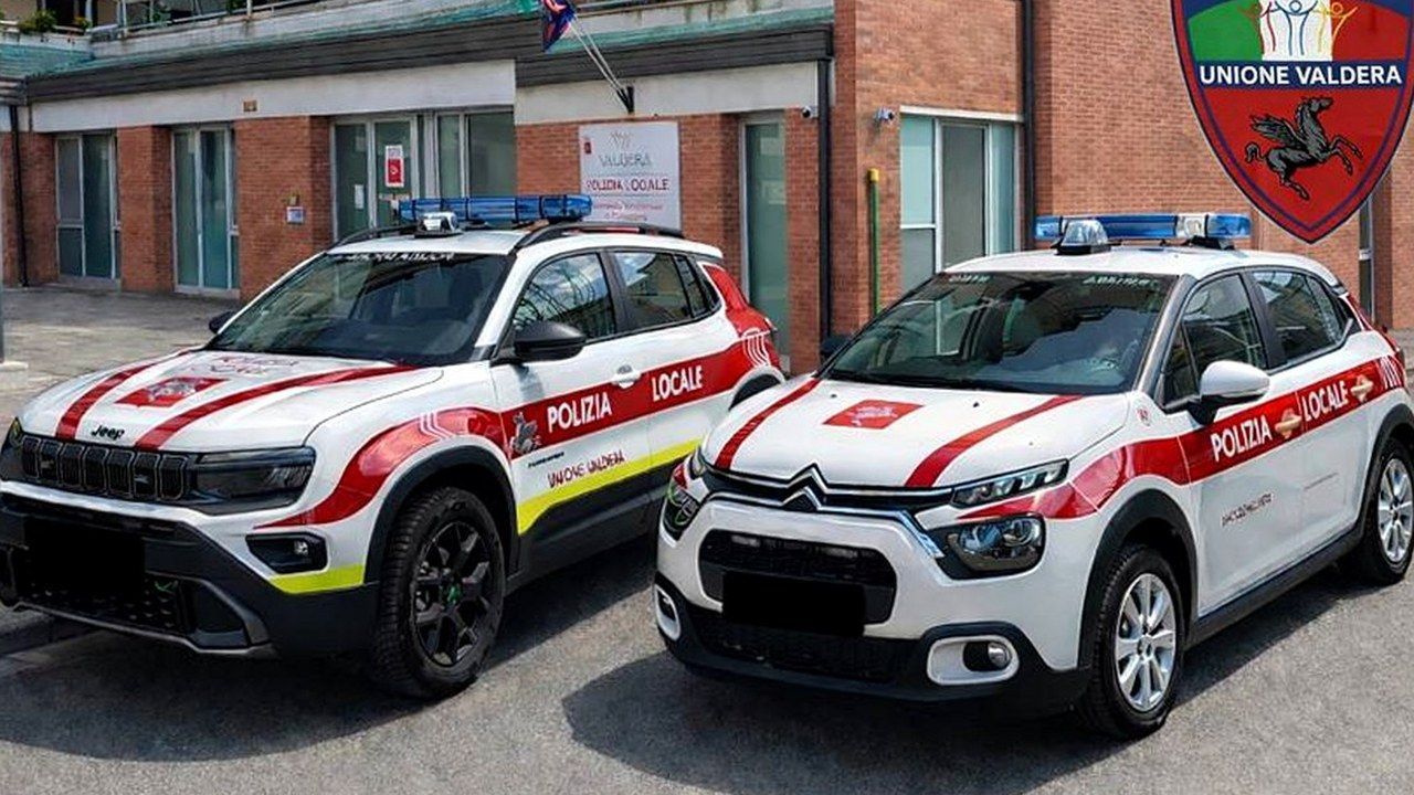 Auto della polizia locale dell’Unione Valdera, foto di repertorio