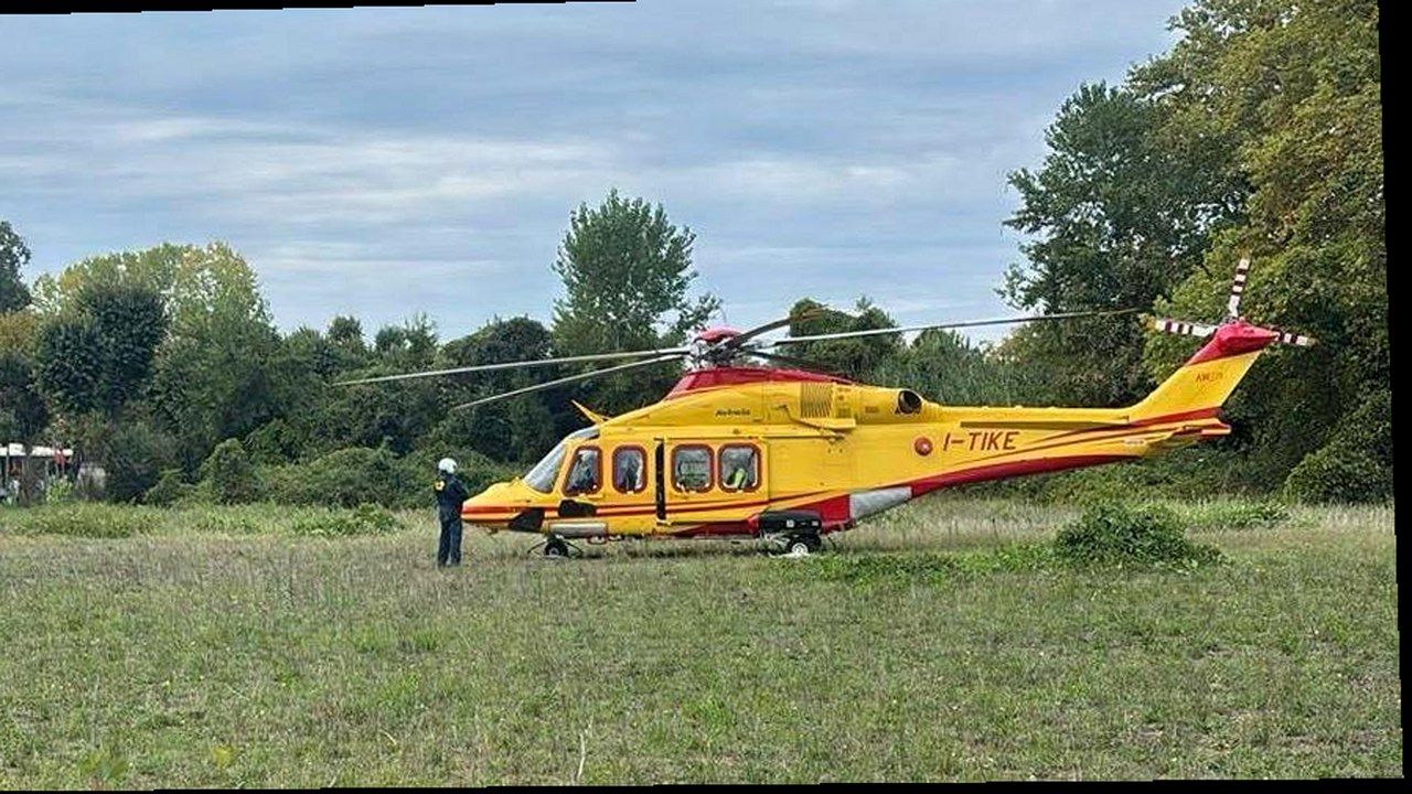 Elisoccorso a Torre del Lago dopo la caduta di un ramo nella pineta